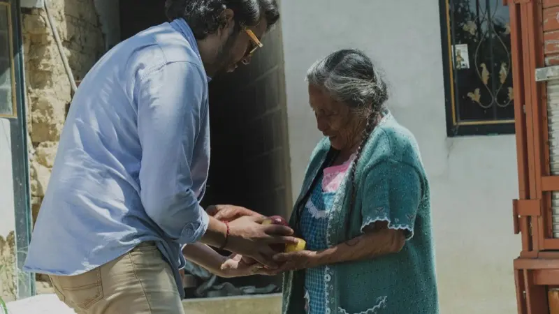 感情線が二股に分かれる意味とは？手相で読む恋愛・性格